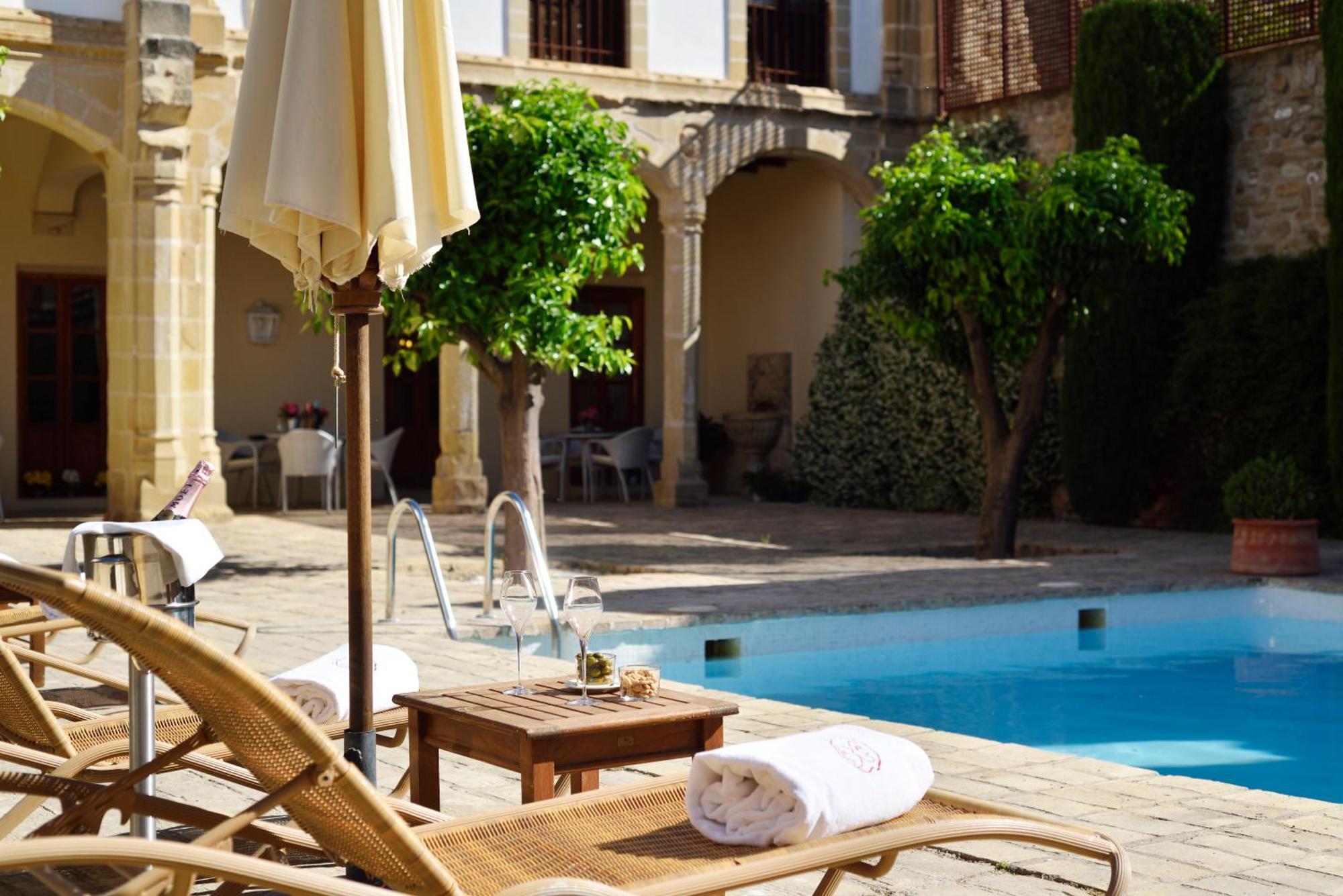 Hotel Puerta De La Luna Baeza Εξωτερικό φωτογραφία