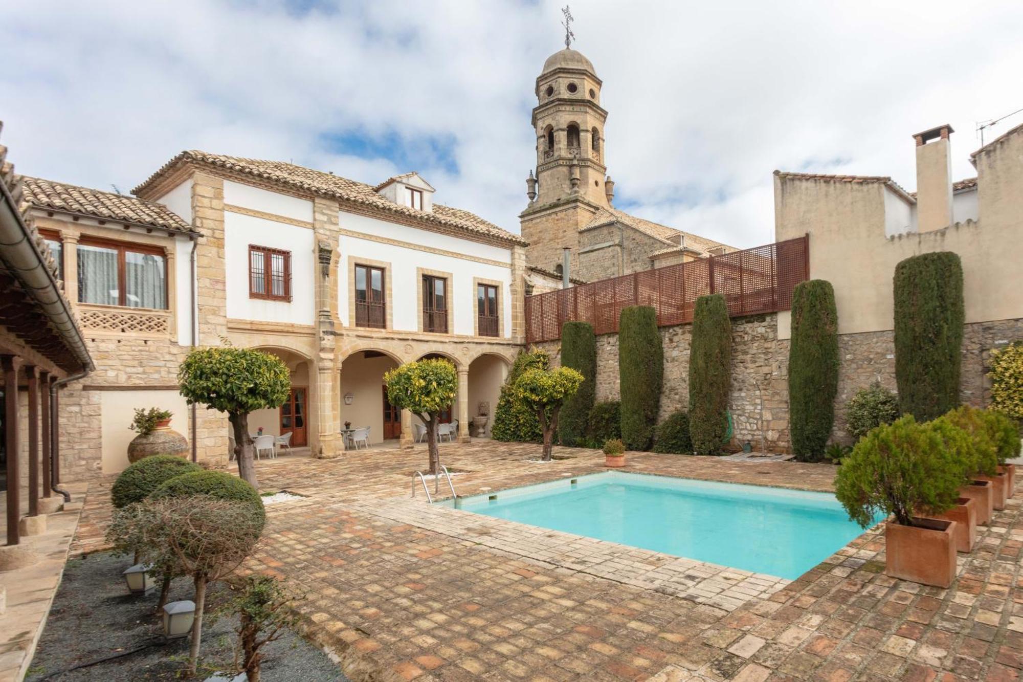 Hotel Puerta De La Luna Baeza Εξωτερικό φωτογραφία