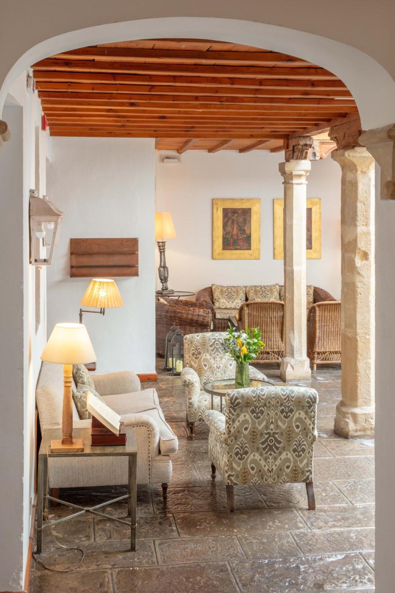 Hotel Puerta De La Luna Baeza Εξωτερικό φωτογραφία