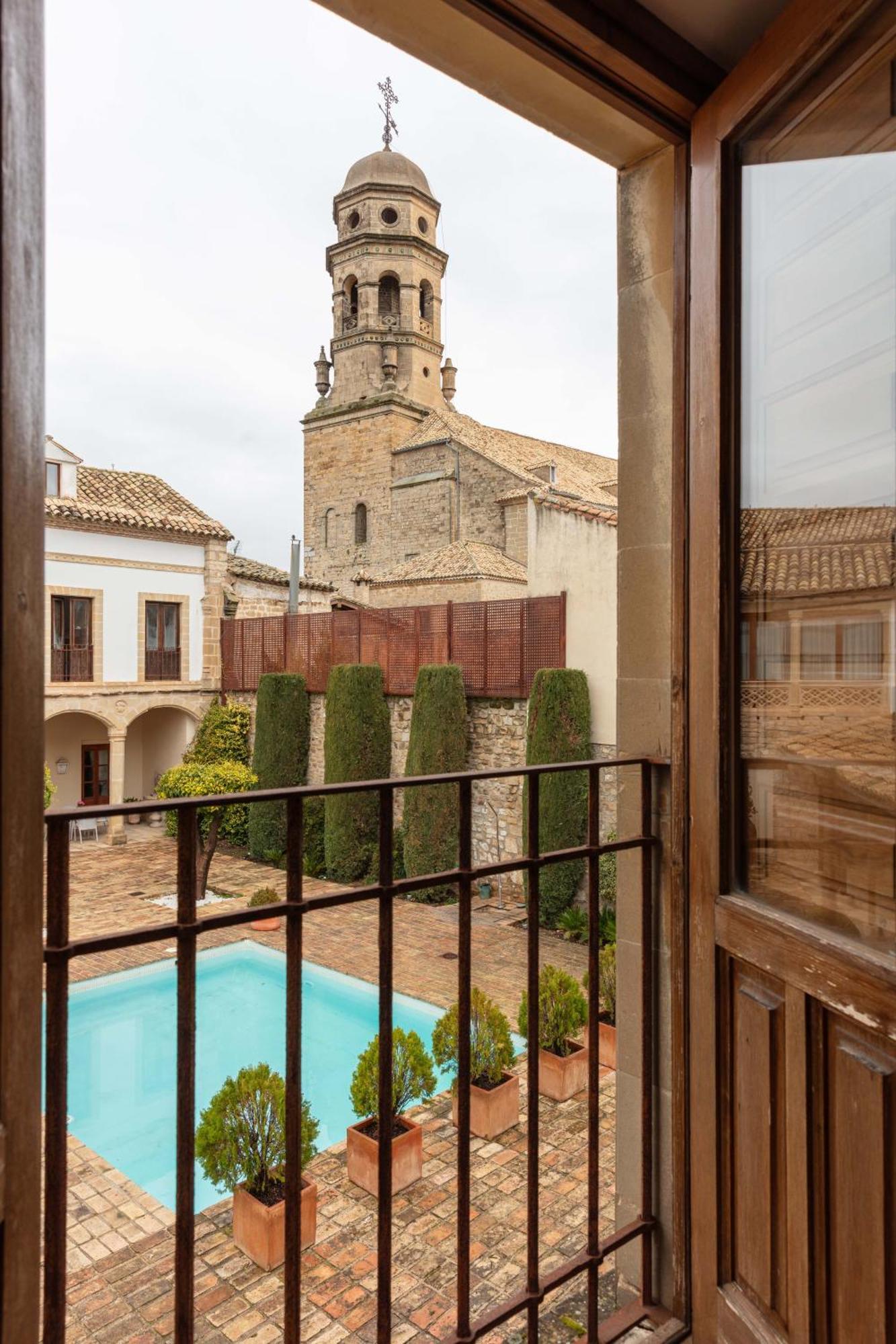 Hotel Puerta De La Luna Baeza Εξωτερικό φωτογραφία