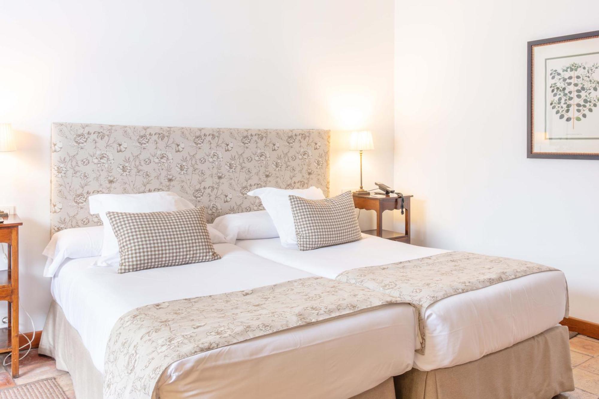 Hotel Puerta De La Luna Baeza Εξωτερικό φωτογραφία