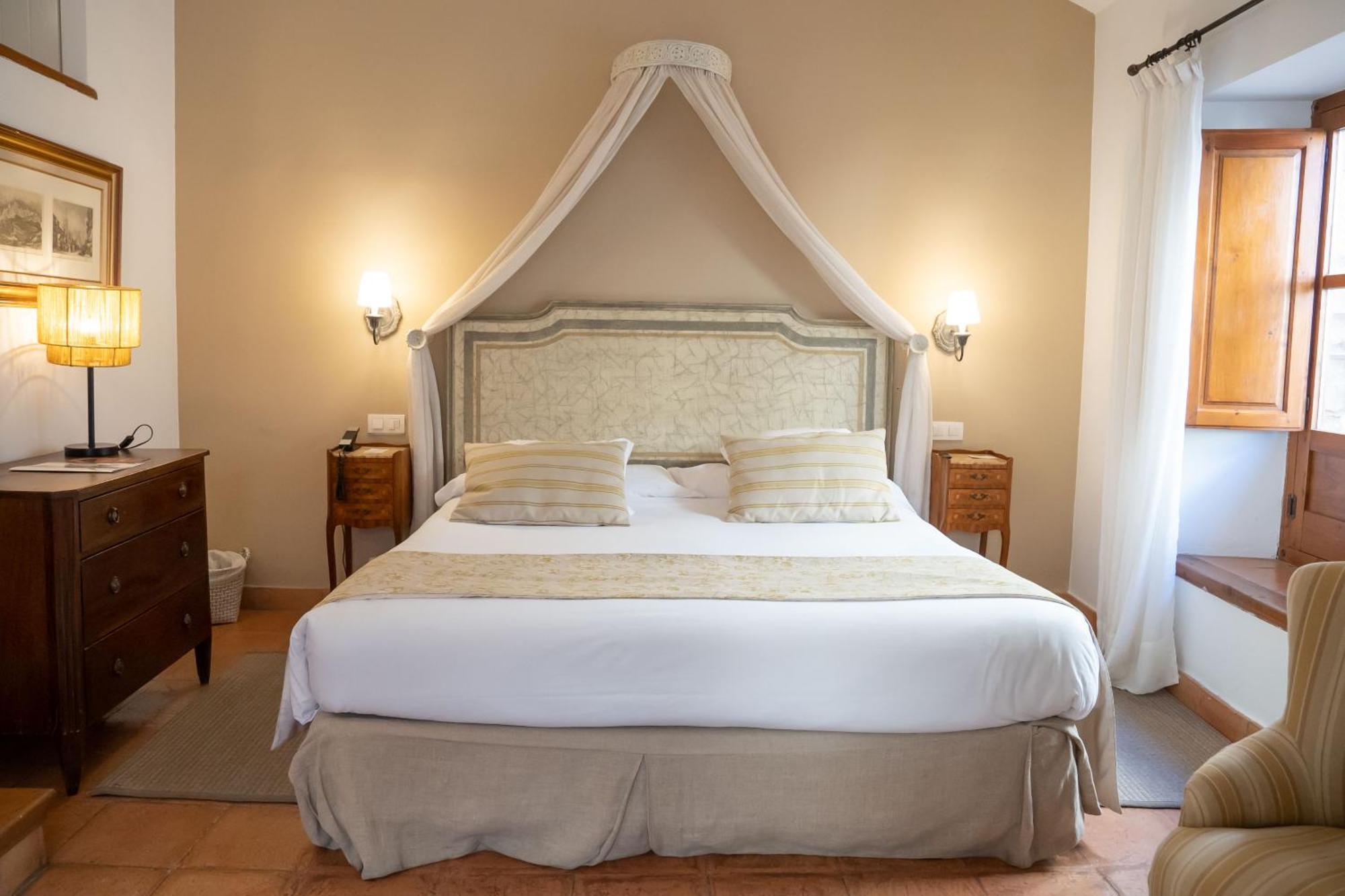 Hotel Puerta De La Luna Baeza Εξωτερικό φωτογραφία